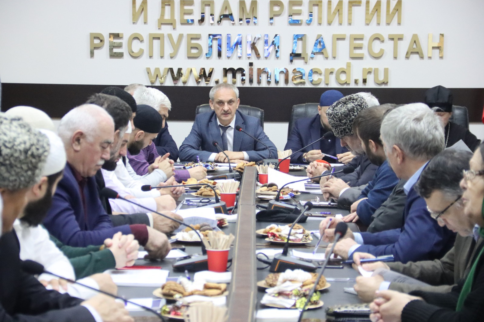 «Наша единая задача – сохранить свою родину»: дискуссионная платформа «Религия и современный мир» прошла в Махачкале